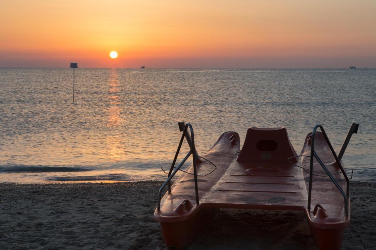 Residence Torre Del Mar Alba Adriatica Zewnętrze zdjęcie