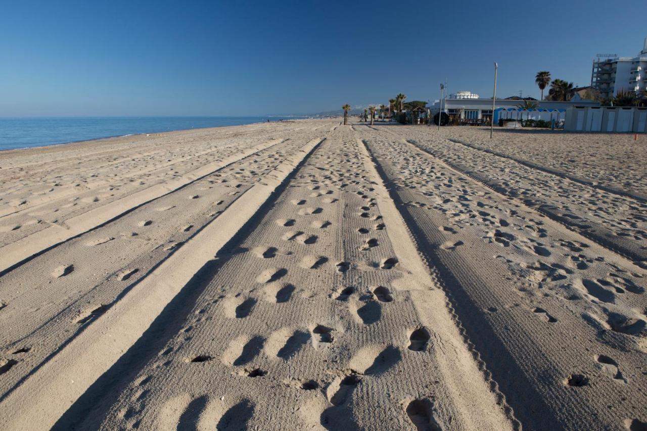 Residence Torre Del Mar Alba Adriatica Zewnętrze zdjęcie